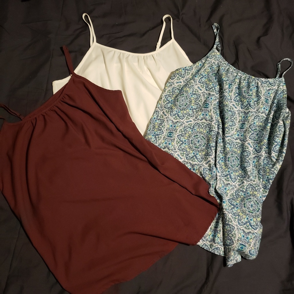 Lot of 3 knit tanks